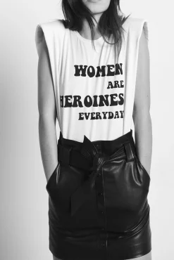 WOMAN